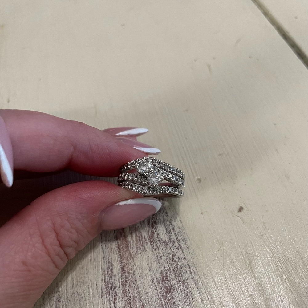 Ever us wedding ring, with band. Ever-us is retired. Rare find.